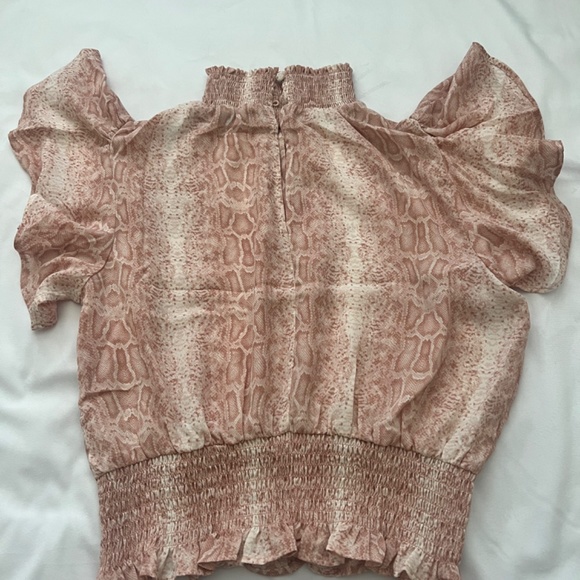 Shine star, large summer pink snake skin top - Picture 6 of 7